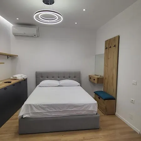 Karanxha's Privat bolig Tirana