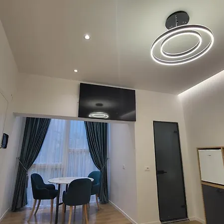 Karanxha's 地拉那