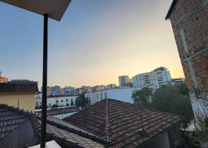 Karanxha's Séjour chez l'habitant *